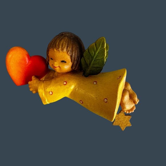 Anri Ferrandiz Flying Angel With Red Heart Hand Painted Resin Christmas Ornament - Picture 2 of 5